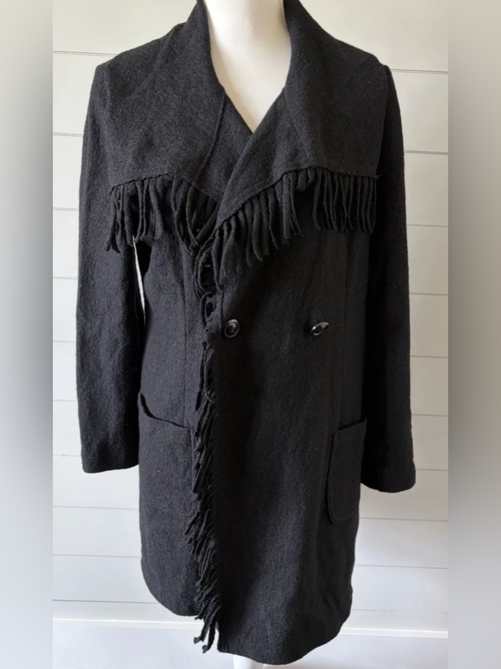 Chicos 3/4 Length Wool Blend Unlined Black Sweater Jacket Size 1 M Fringe FLAW